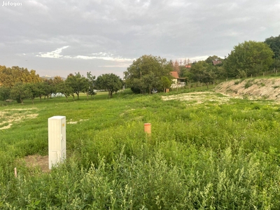 Eladó összközműves építési telek Nyúlon - Nyúl, Győr-Moson-Sopron - Telek, föld