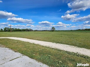 Kecskeméten eladó 10.000m2 (bővíthető) ipari-üzemi terület