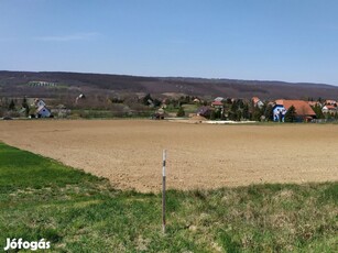 Panorámás telek Cserszegtomajon