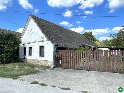 Eladó családi ház - Györköny, Arany János utca