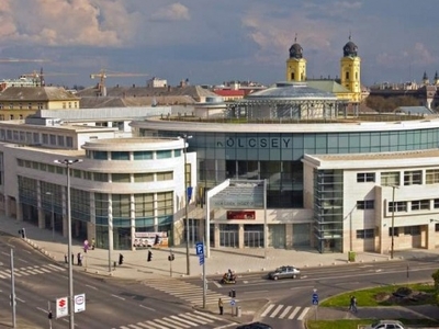Eladó üzlethelyiség - Debrecen