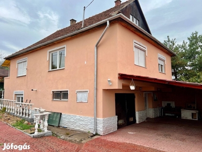 Emődön az Árpád utcában bruttó 180 m2-es kiváló állapotú családi ház!