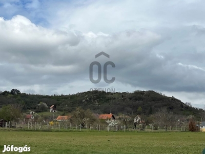 PANORÁMÁS zártkert HÉTVÉGI HÁZZAL PÁZMÁNDON!