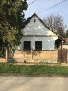 Eladó családi ház - Tata, Agostyán