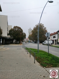 Kiadó utcai bejáratos üzlethelyiség - Siófok, Belváros