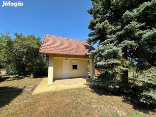 Balatonalmádi külterületén, Balatoni panorámás nyaraló