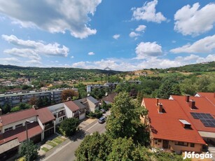 Szekszárdi eladó csúsztatott zsalus társasházi lakás