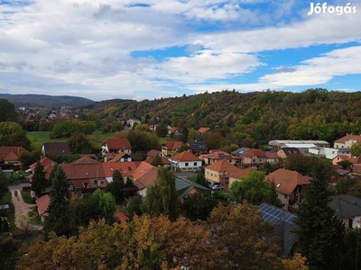 Eladó Bükkre néző 35nm2-es lakás