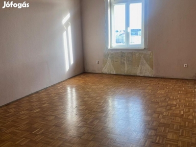 Eladó lakás Budapest Váci út V.emelet 42m2 ref:6642