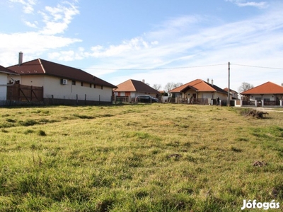 Pázmánd, Kertalja utca, 800 m2-es, telek