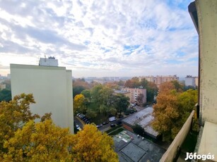 3 szobás erkélyes lakás Éva utcában ELADÓ!