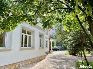 Debrecen, Sestakertben 700 nm- es villa épület eladó