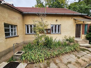 Debrecenben, a Homokkertben, családi ház eladó, 828 m2-es telken