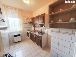 Eladó 54 m2 tégla lakás, Debrecen