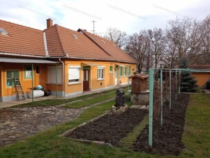 Eladó családi ház Balatonkenese