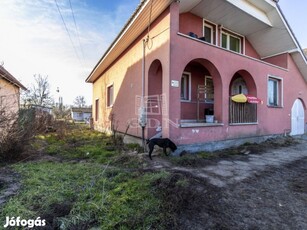 Eladó családi ház Nagykáta, Csendes utcában