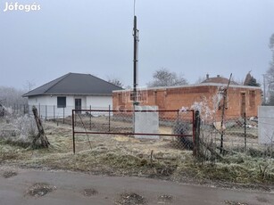 Eladó ikerház Tápiószecső, Eötvös utca