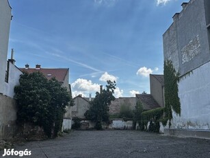 Eladó telek a Belváros szívében