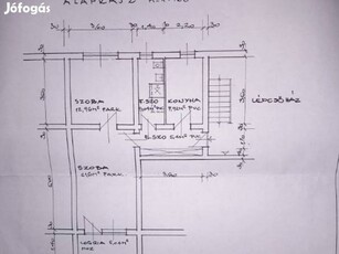 Veszprém - Jutasi úton két szobás erkélyes téglalakás eladó