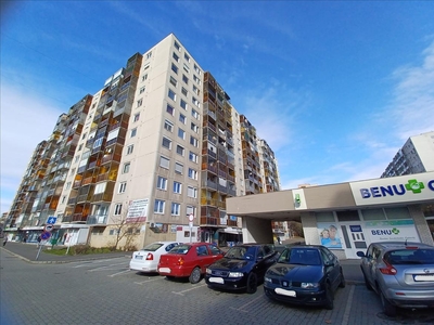 Eladó részlegesen felújított panel lakás - Miskolc