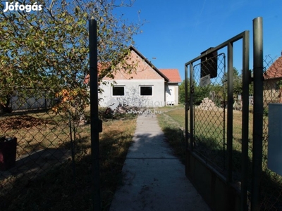 Szegedi eladó 95 nm-es ház
