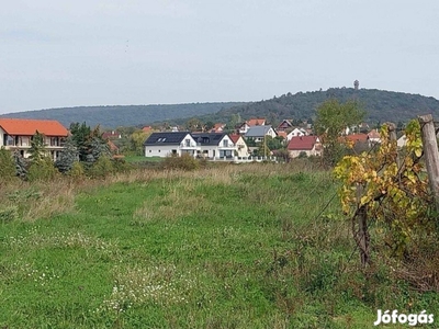 Eladó telek Balatonon