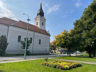 Eladó lakóövezeti telek - Szolnok, Szent István tér