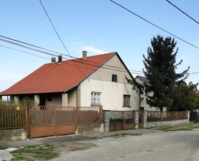 Eladó családi ház Halmaj, Szent István tér