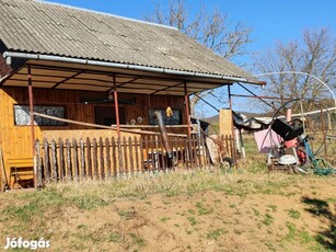 Csodálatos panorámával nyaraló eladó Dédai tóhoz közel