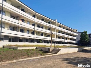 Sürgősen eladó nagy teraszos lakás Damjanich-lakóparkban