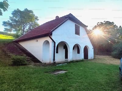 Eladó tanya - Szekszárd, Hárslevelű dűlő