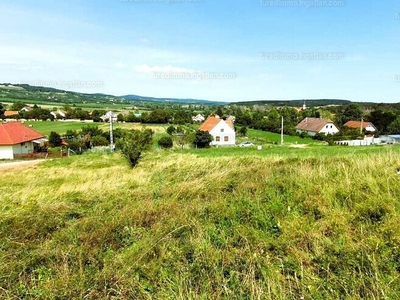 Eladó lakóövezeti telek - Pécsely, Veszprém megye