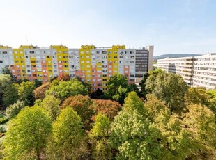 Eladó Lakás, Budapest 11 kerület Etele Plázánál szigetelt házban, három szobás erkélyes lakás