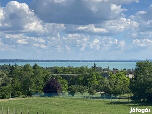 Eladó balatoni panorámás ház Balatonkenesén!