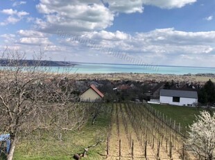 Eladó nyaraló Balatonalmádi