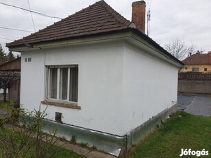 XXI. Kerület, Királyerdő, 51 m2-es, családi ház, 2 szobás,