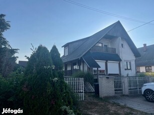 Zichyújfalu, Lenkei út utca, 132 m2-es, családi ház, 4 szobás