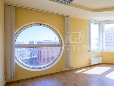 Budapest VIII. kerület, Orczy negyed, B kat.Irodaház Fszt. 226 m² iroda