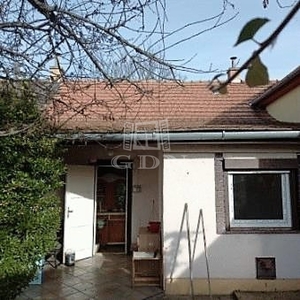Eladó átlagos állapotú ház - Budapest X. kerület
