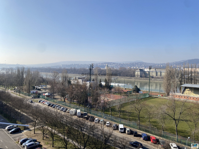 Eladó átlagos állapotú panel lakás - Budapest XIII. kerület