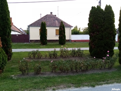 Eladó családi ház csodálatos faluban. - Bakonyság, Bakonyszentiván, Veszprém - Ház