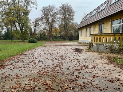 Eladó családi ház - Dunaújváros, Fejér megye