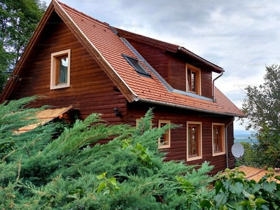 Eladó családi ház - Leányfalu, Hegyoldal