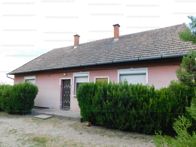 Eladó családi ház - Tápiószentmárton, Pest megye
