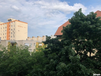 Eladó egy 53 nm-es, erkélyes panellakás Budapest, XIX. kerületében - XIX. kerület, Budapest - Lakás