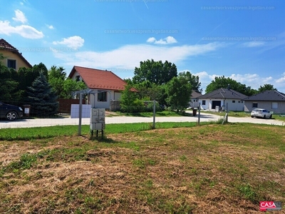 Eladó lakóövezeti telek - Veszprém, Kádárta