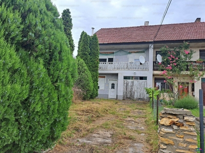 Eladó sorház - Tarcal, Szondi lakótelep 1.