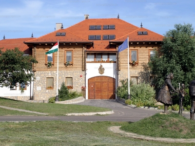 Eladó szálloda, hotel, panzió - Ceglédbercel, Pest megye