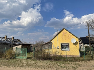 Felújítandó ház nagy telekkel a Felsőpércsi utcán - Debrecen, Hajdú-Bihar - Ház