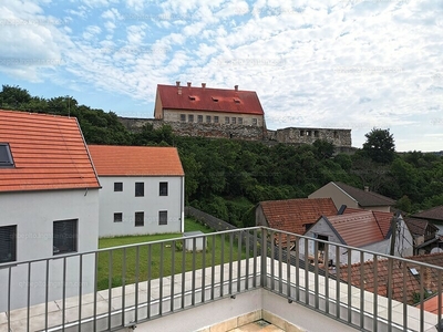 Kiadó tégla lakás - Eger, Vécsey Sándor utca 22.